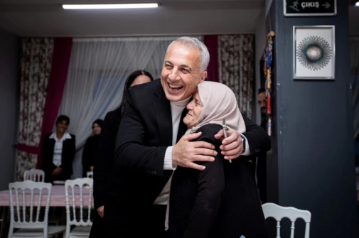 BAŞKAN BABAOĞLU HUZUR EVİNDE İLAHİLERE EŞLİK ETTİ