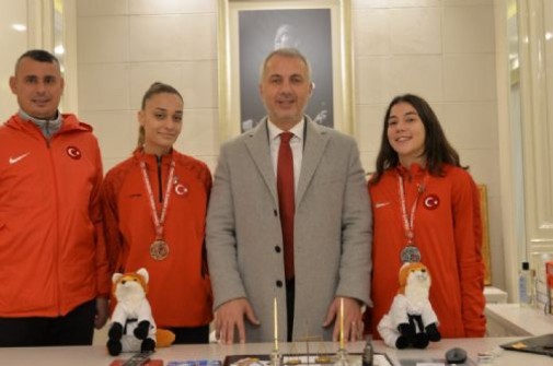 BAŞKAN BABAOĞLU´NDAN ŞAMPİYONLARA ÖDÜL