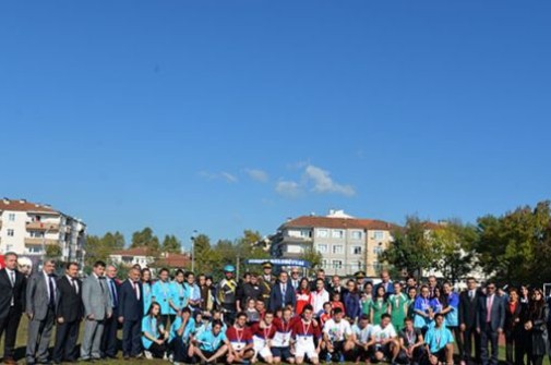 CUMHURİYET BAYRAMI HENDEK´TE COŞKUYLA KUTLANDI