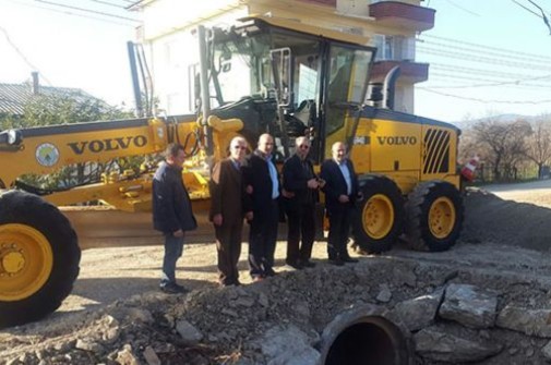 BAYRAKTEPE´DE YOL AÇMA VE KANAL ÇALIŞMASI