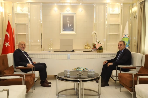 KAYMAKAM ACIR’DAN BAŞKAN İRFAN PÜSKÜLLÜ’YE ZİYARET