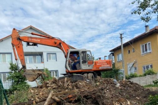 METRUK BİNALARIN YIKIMI DEVAM EDİYOR